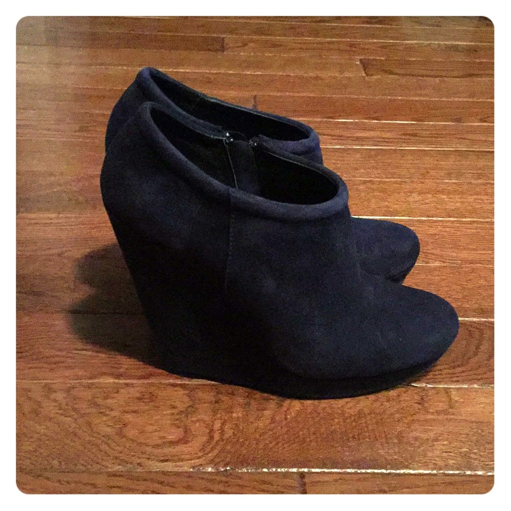 Blue suede shoes